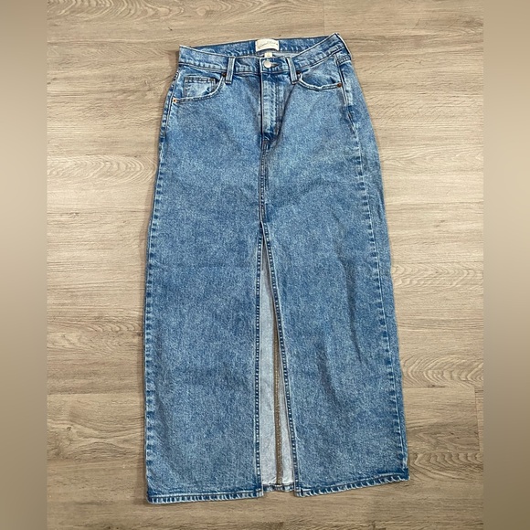 Universal Thread Slit Denim Blue Women's Skirt cons - Picture 1 of 3